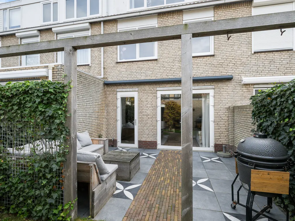 Laan van Delfland 26, MONSTER