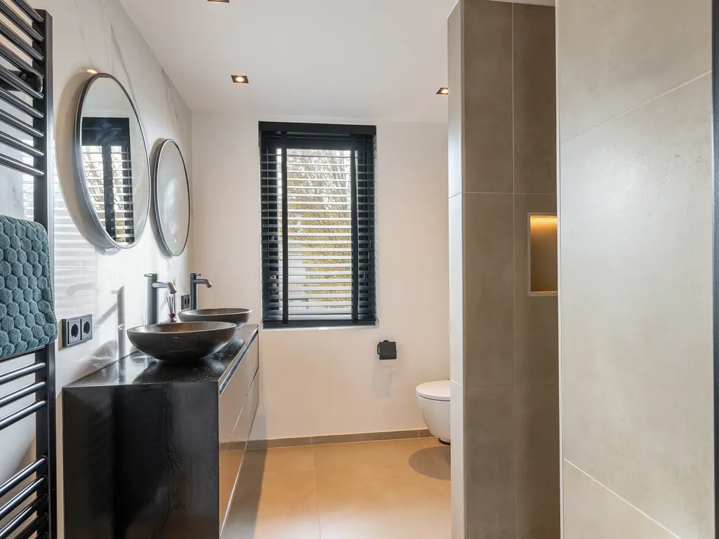 Laan van Delfland 26, MONSTER