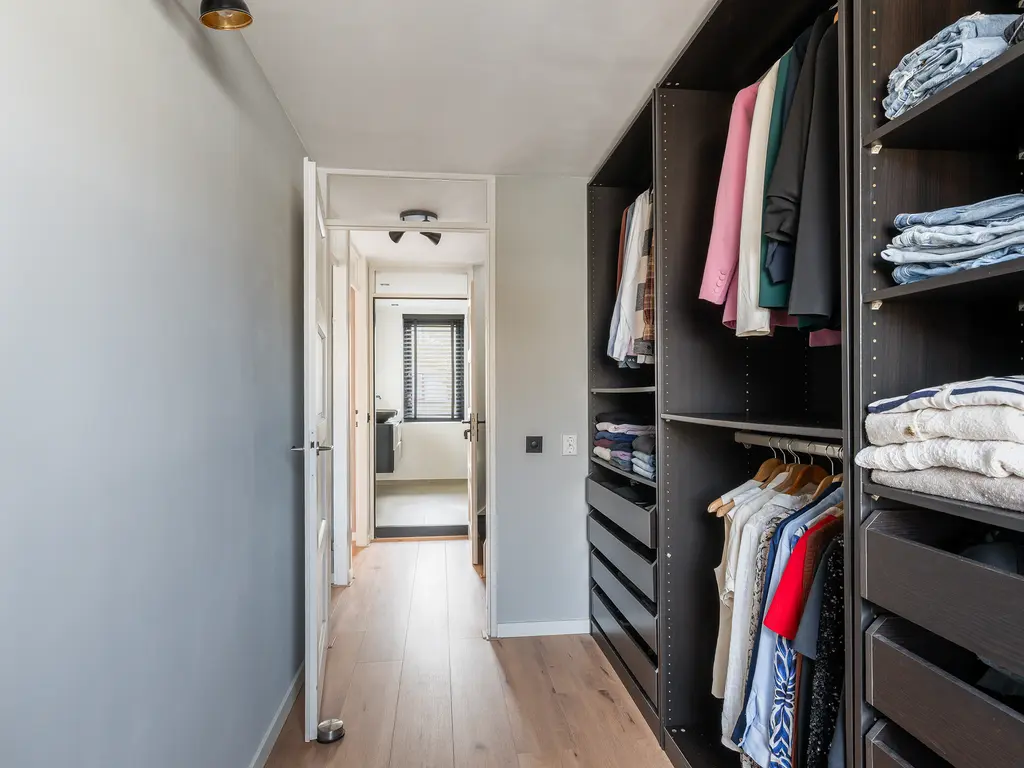 Laan van Delfland 26, MONSTER