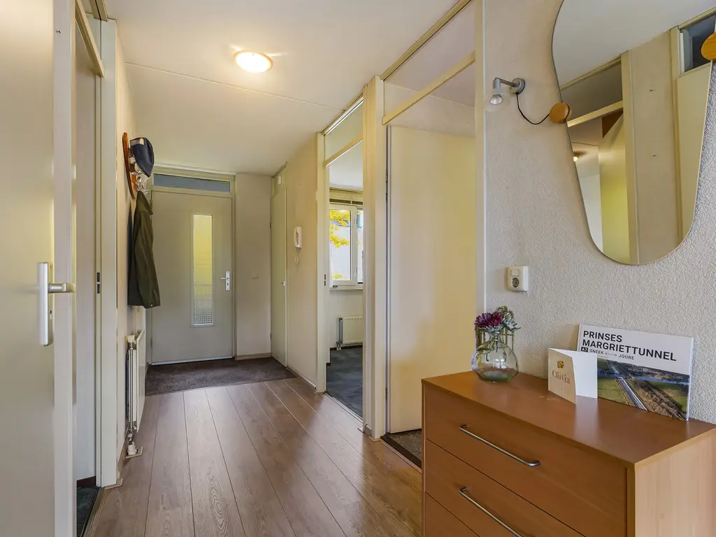 Hellendaalweg 22, 'S-GRAVENZANDE