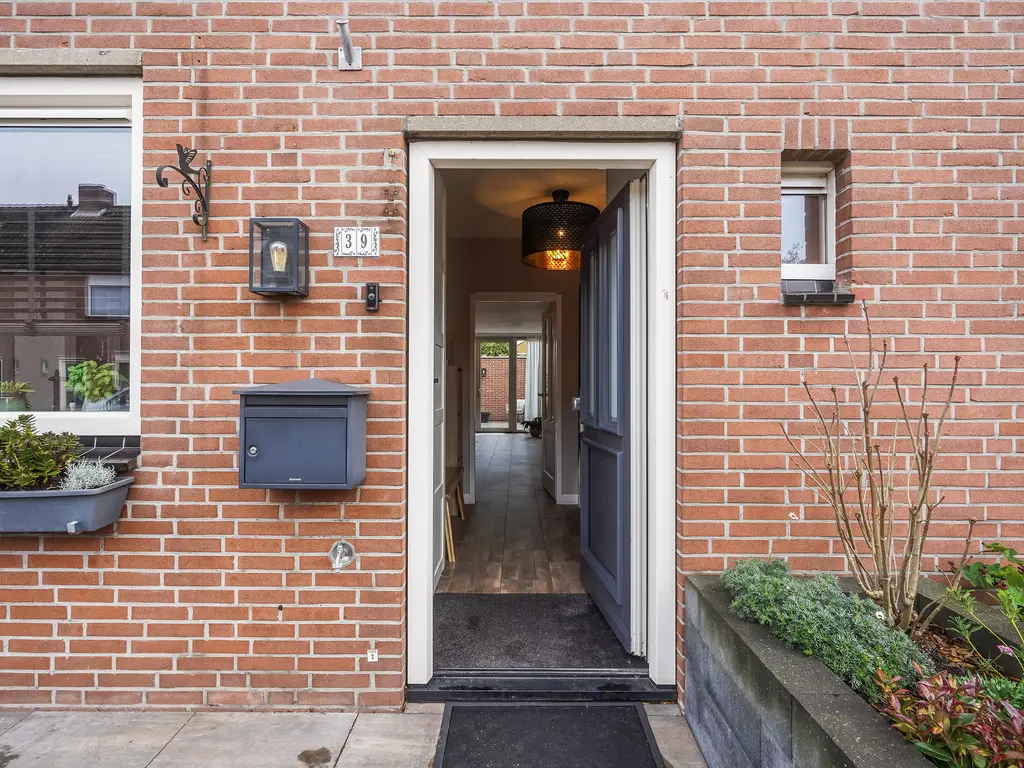 Heliotroop 39, 'S-GRAVENZANDE