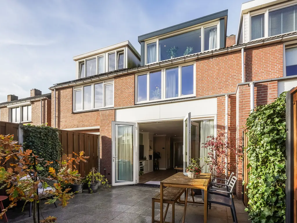 Heliotroop 39, 'S-GRAVENZANDE