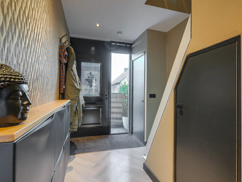 Heenweg 29, 'S-GRAVENZANDE