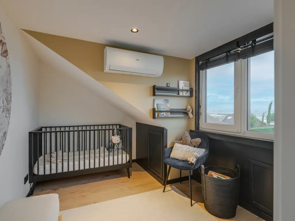 Heenweg 29, 'S-GRAVENZANDE