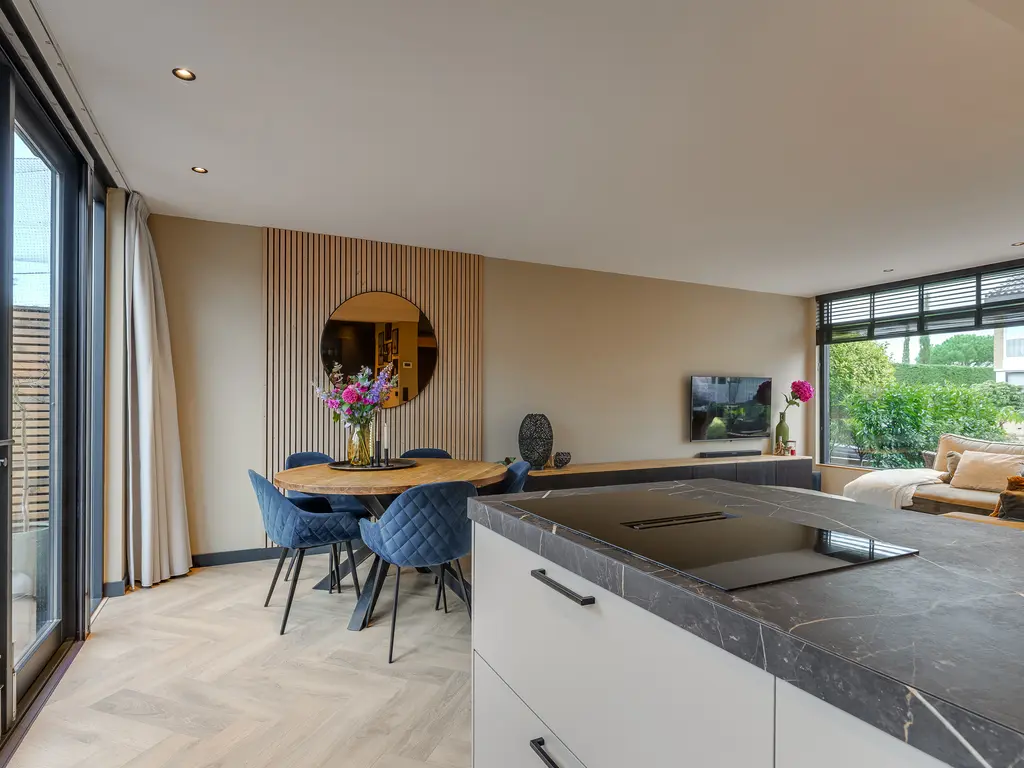 Heenweg 29, 'S-GRAVENZANDE