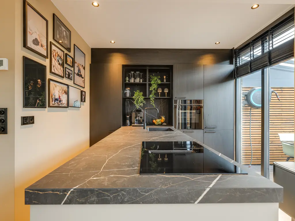 Heenweg 29, 'S-GRAVENZANDE