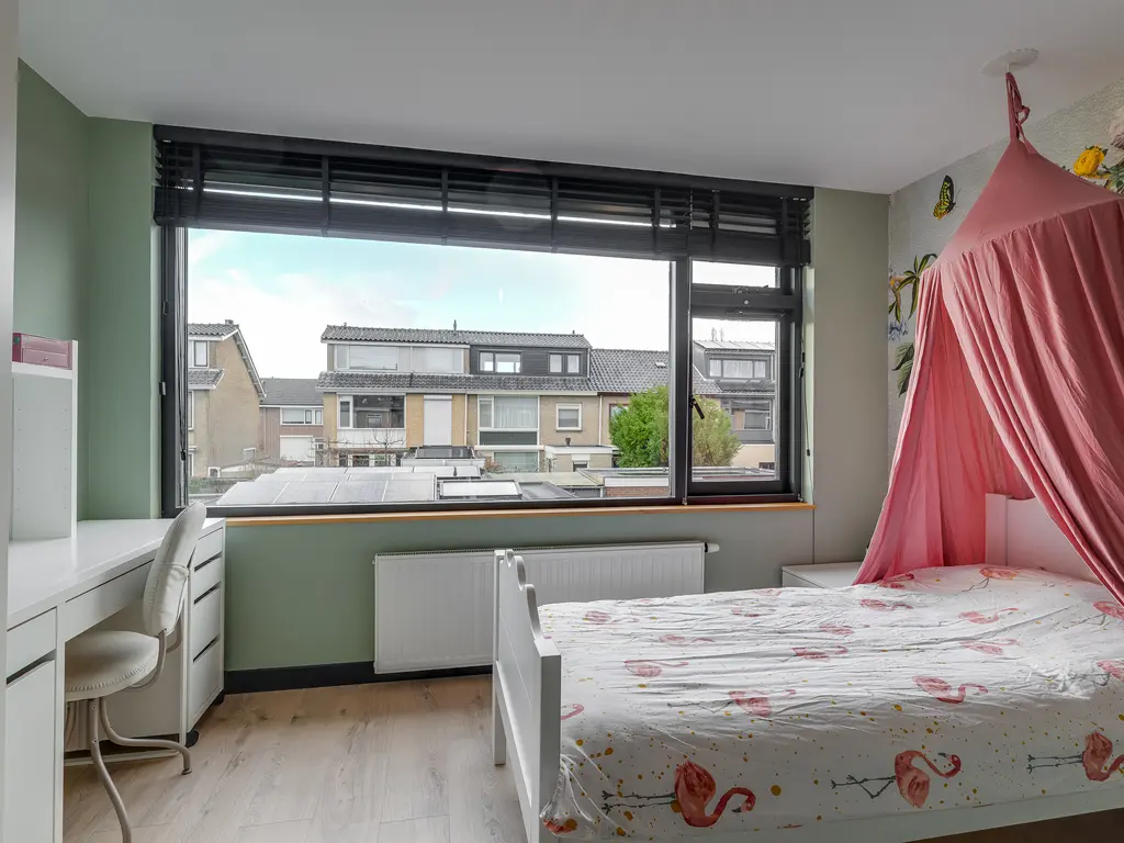 Heenweg 29, 'S-GRAVENZANDE