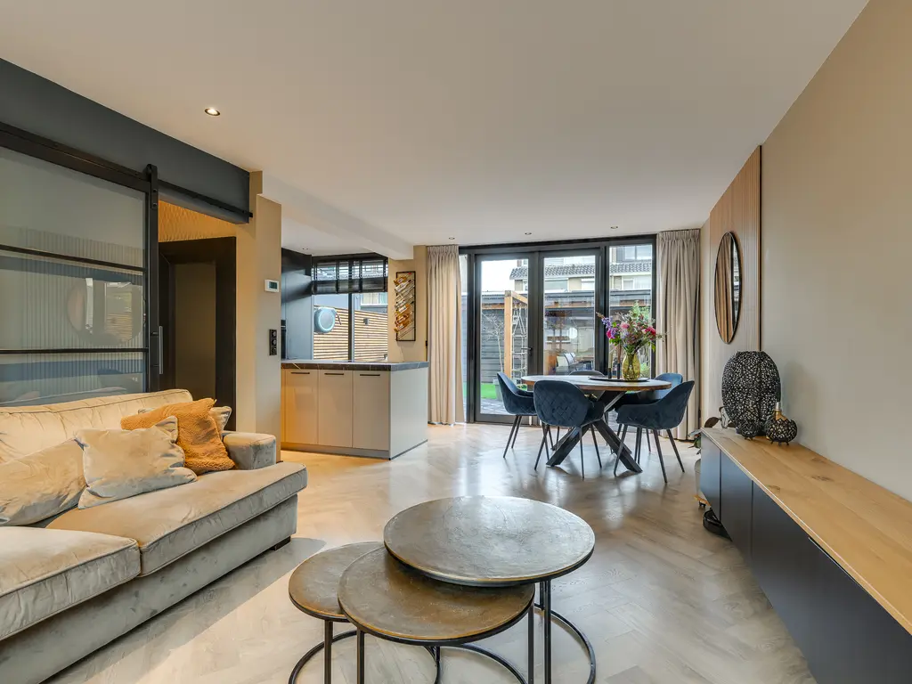 Heenweg 29, 'S-GRAVENZANDE