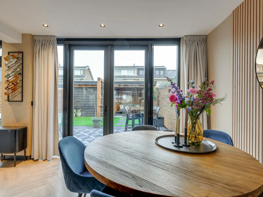 Heenweg 29, 'S-GRAVENZANDE