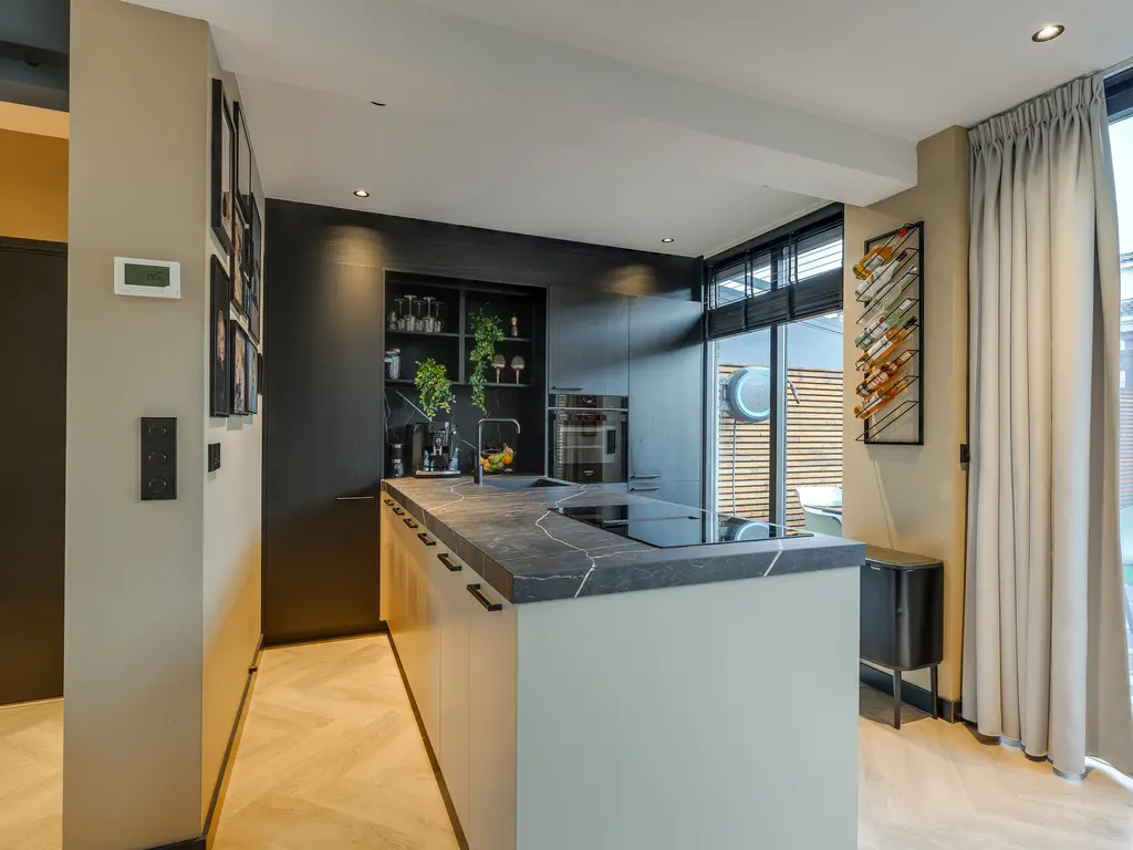 Heenweg 29, 'S-GRAVENZANDE