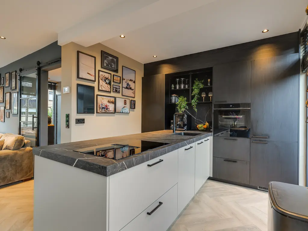 Heenweg 29, 'S-GRAVENZANDE