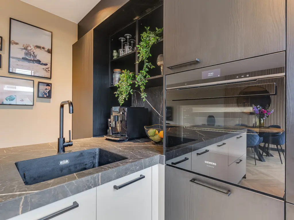 Heenweg 29, 'S-GRAVENZANDE