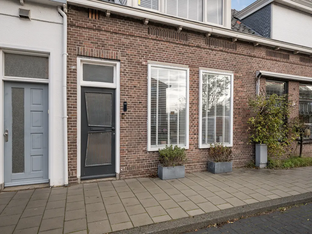 Naaldwijkseweg 160, 'S-GRAVENZANDE