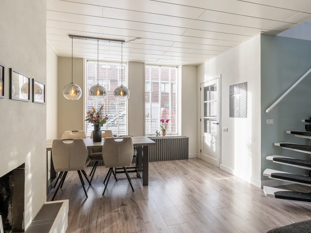 Naaldwijkseweg 160, 'S-GRAVENZANDE