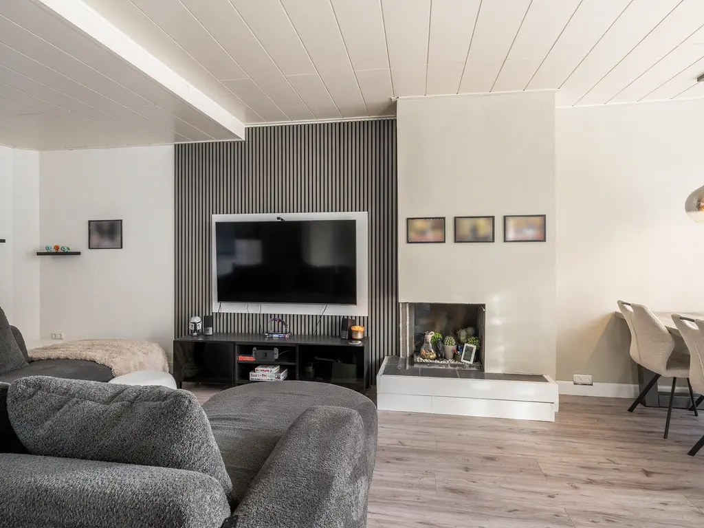 Naaldwijkseweg 160, 'S-GRAVENZANDE