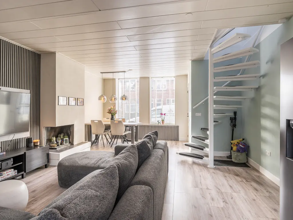 Naaldwijkseweg 160, 'S-GRAVENZANDE