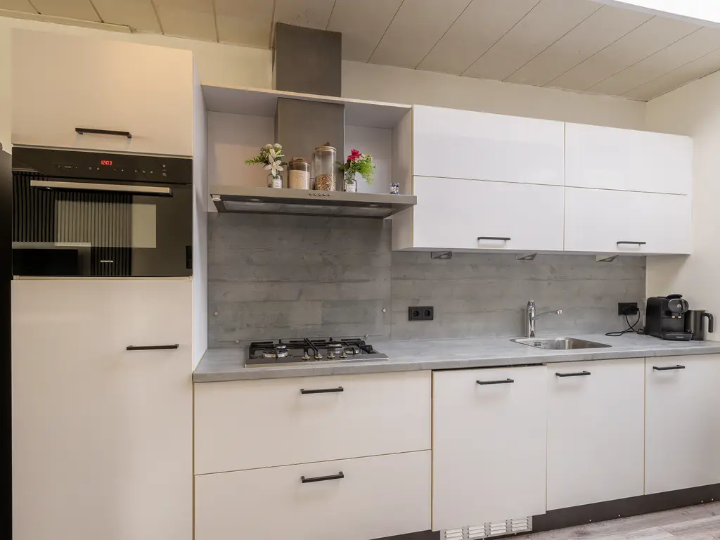 Naaldwijkseweg 160, 'S-GRAVENZANDE