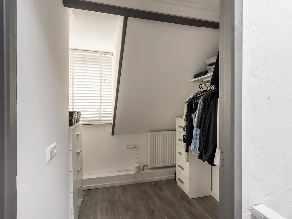 Naaldwijkseweg 160, 'S-GRAVENZANDE