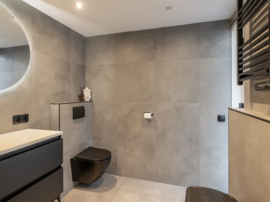 Naaldwijkseweg 160, 'S-GRAVENZANDE