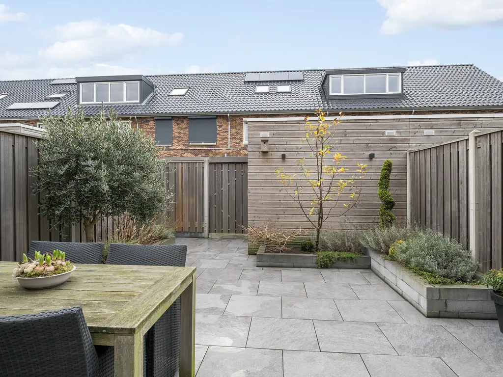 Zandheuvelweg 84, NAALDWIJK