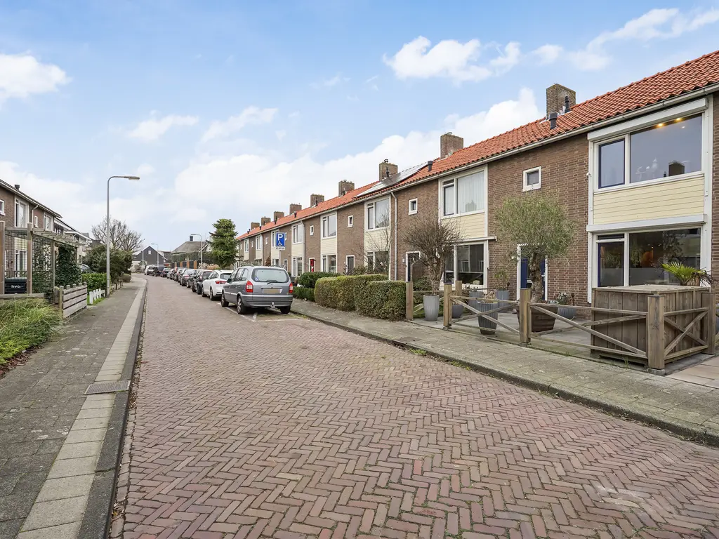 Perenstraat 17, NAALDWIJK