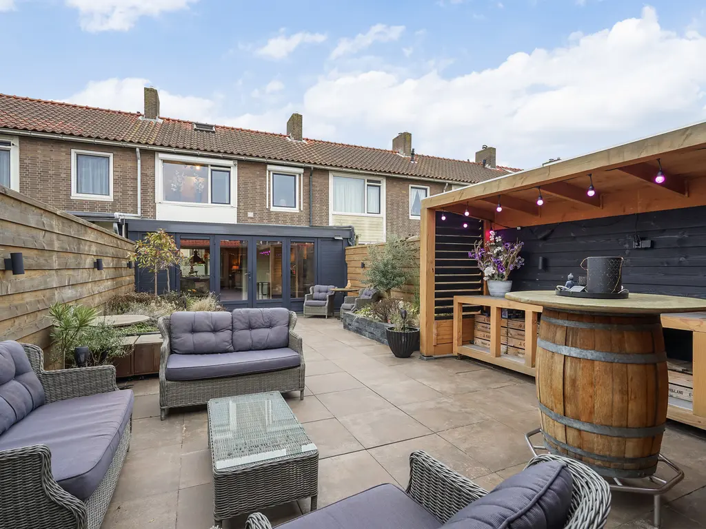 Perenstraat 17, NAALDWIJK