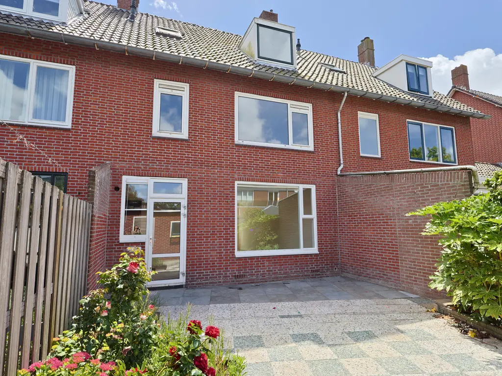 Fresiastraat 8, NAALDWIJK