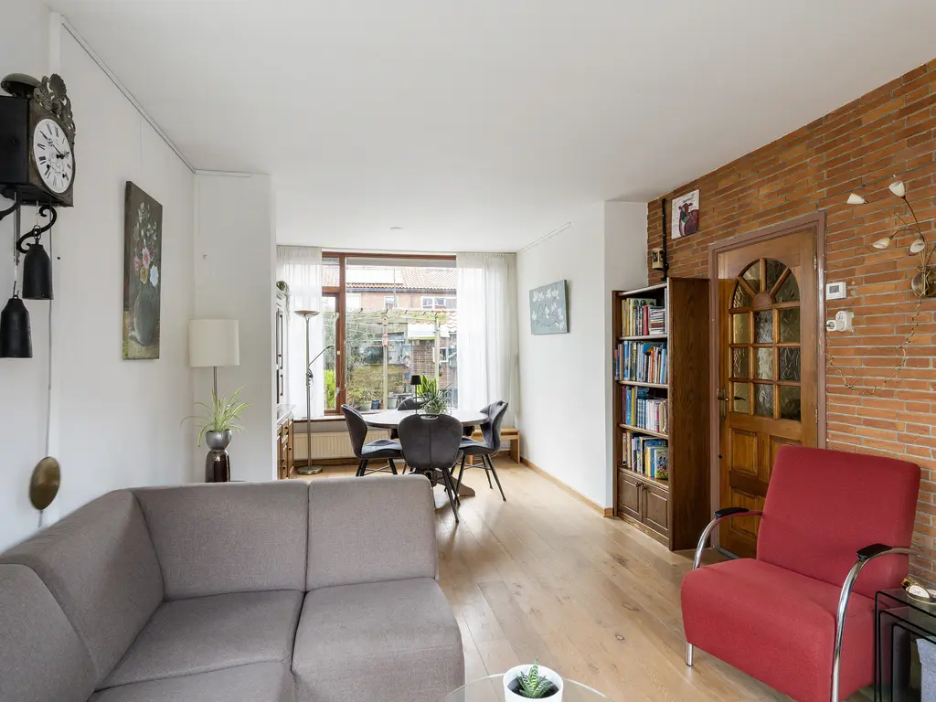 Koningin Julianaweg 25, 'S-GRAVENZANDE