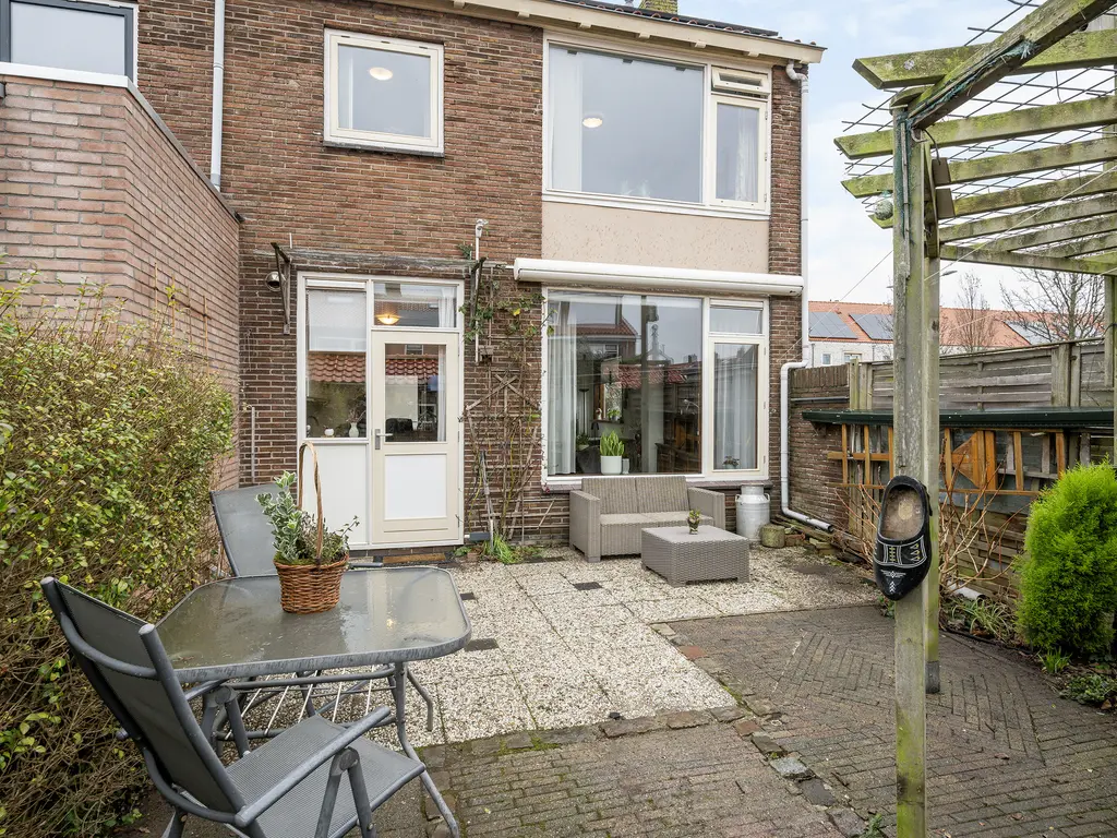 Koningin Julianaweg 25, 'S-GRAVENZANDE