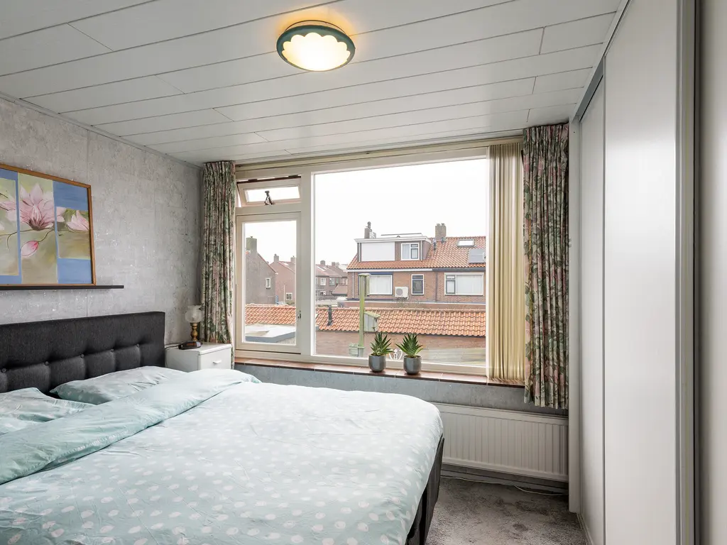 Koningin Julianaweg 25, 'S-GRAVENZANDE