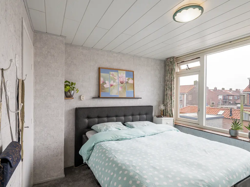 Koningin Julianaweg 25, 'S-GRAVENZANDE