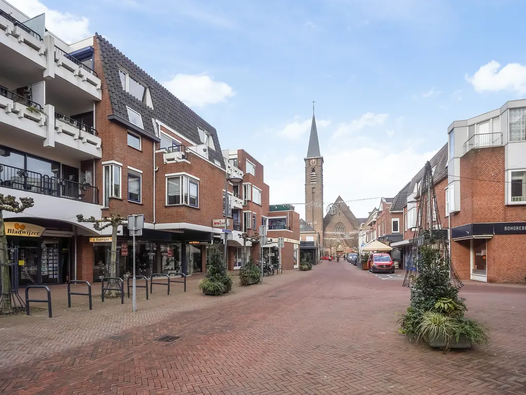 Van Tijnplein 2, NAALDWIJK