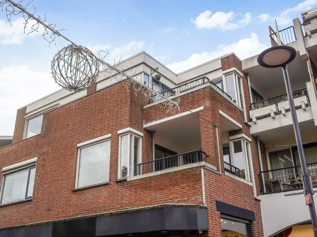 Van Tijnplein 2, NAALDWIJK