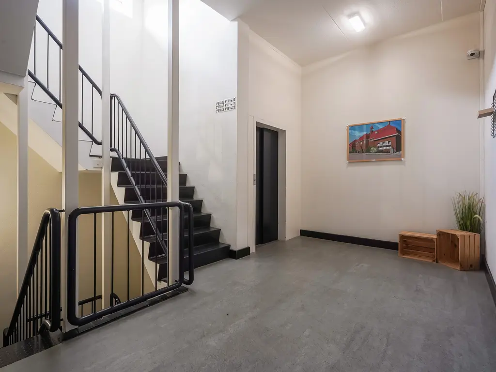 Van Tijnplein 2, NAALDWIJK