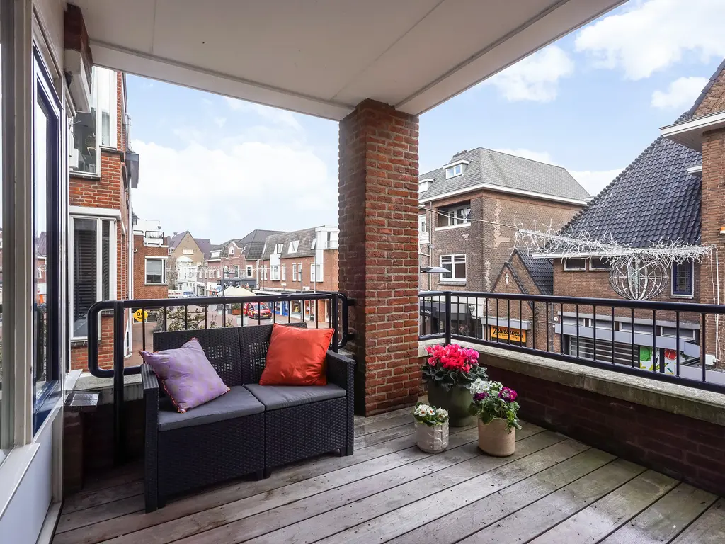 Van Tijnplein 2, NAALDWIJK