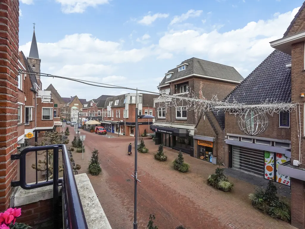 Van Tijnplein 2, NAALDWIJK