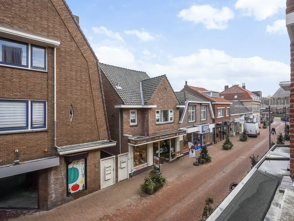 Van Tijnplein 2, NAALDWIJK