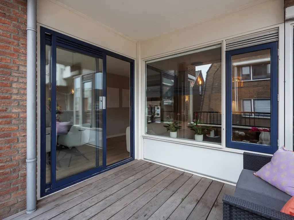 Van Tijnplein 2, NAALDWIJK