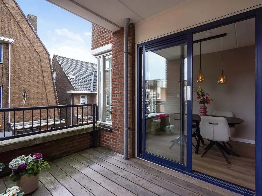 Van Tijnplein 2, NAALDWIJK