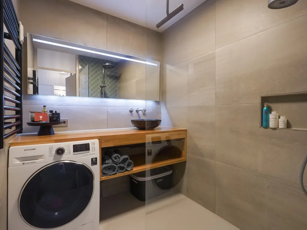 Van Tijnplein 2, NAALDWIJK