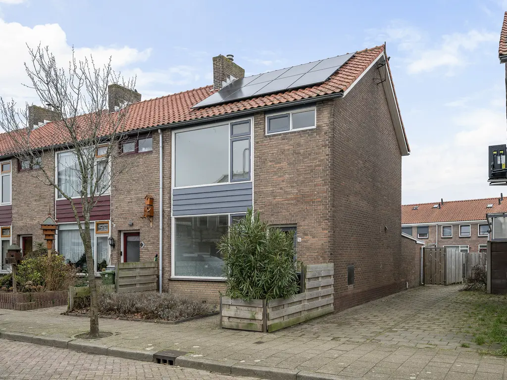 A.J. van Reststraat 14, POELDIJK