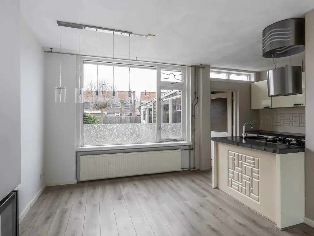 A.J. van Reststraat 14, POELDIJK