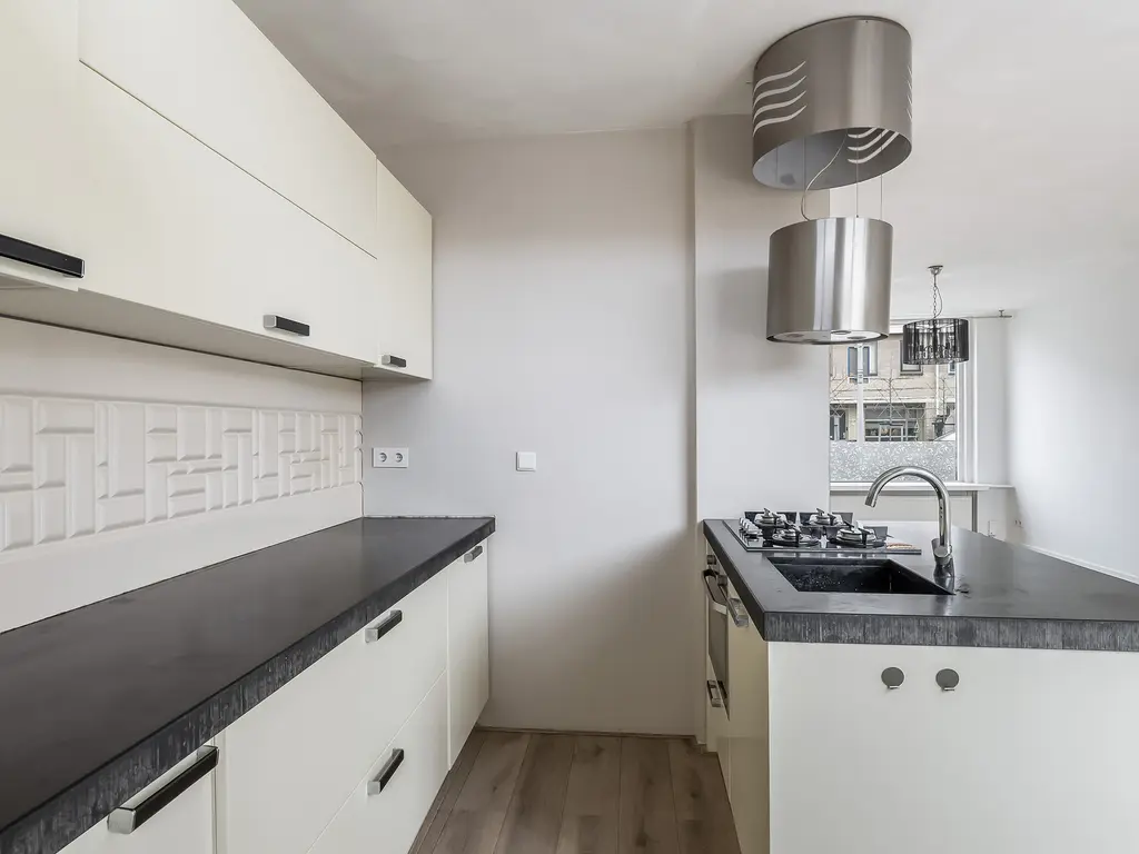 A.J. van Reststraat 14, POELDIJK