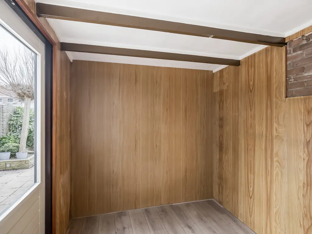 A.J. van Reststraat 14, POELDIJK