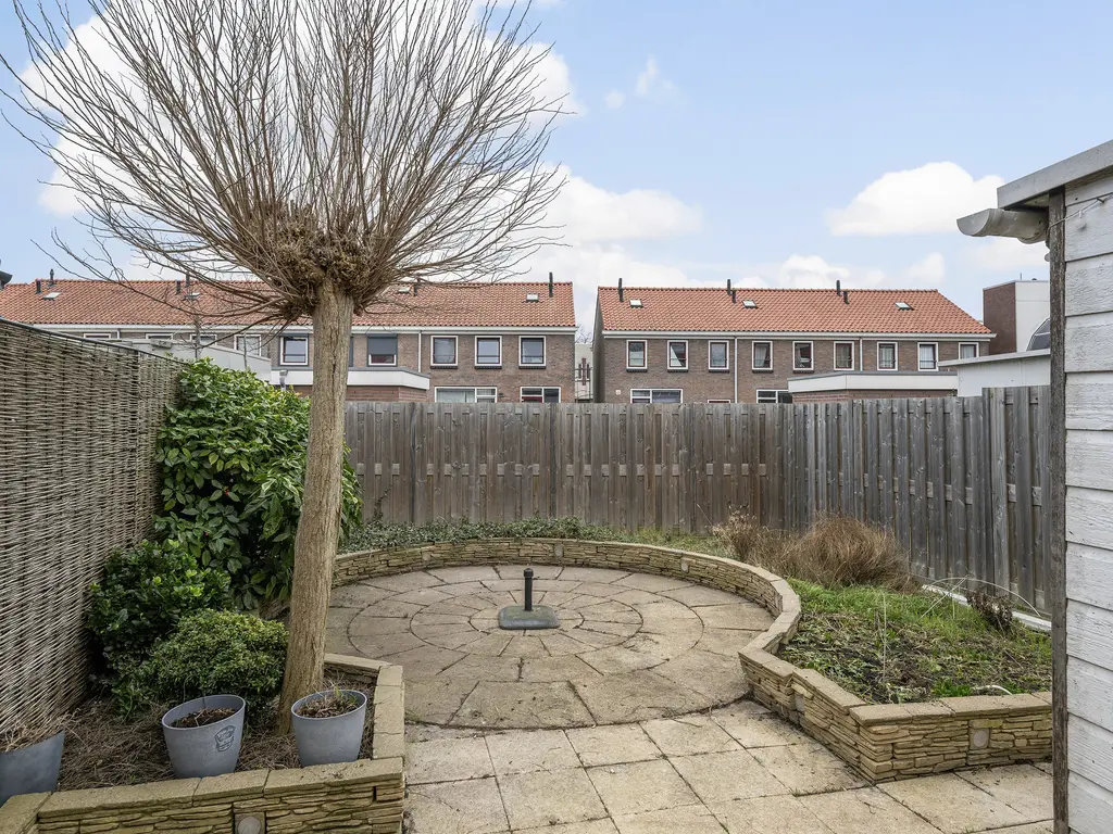 A.J. van Reststraat 14, POELDIJK