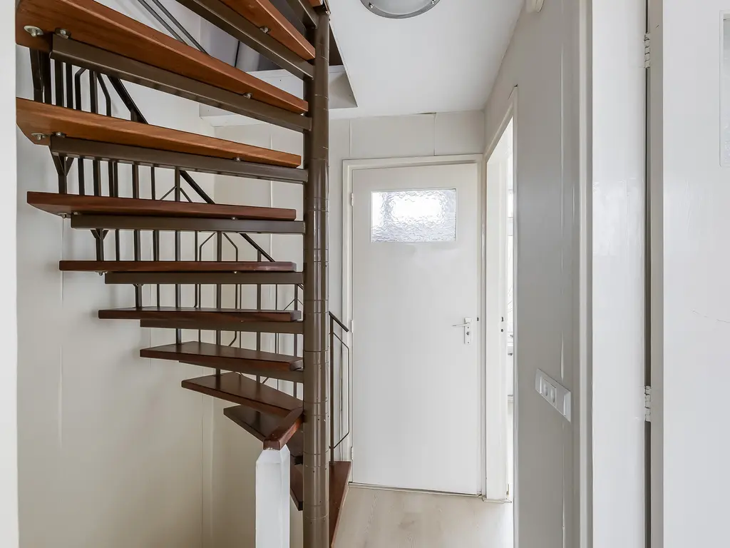 A.J. van Reststraat 14, POELDIJK