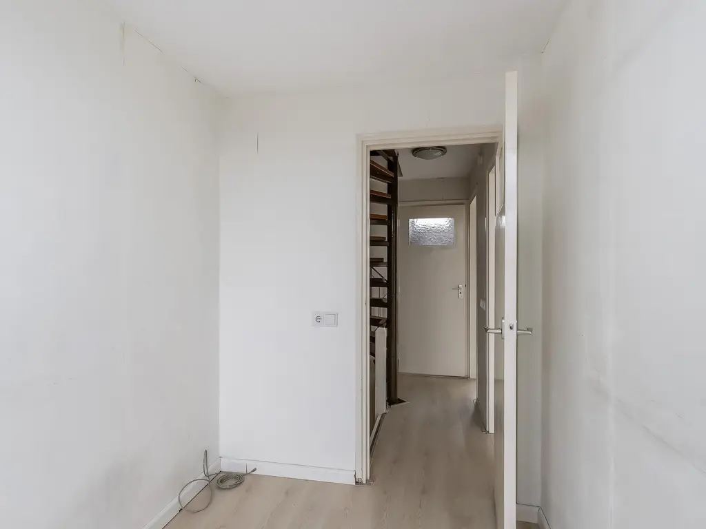 A.J. van Reststraat 14, POELDIJK