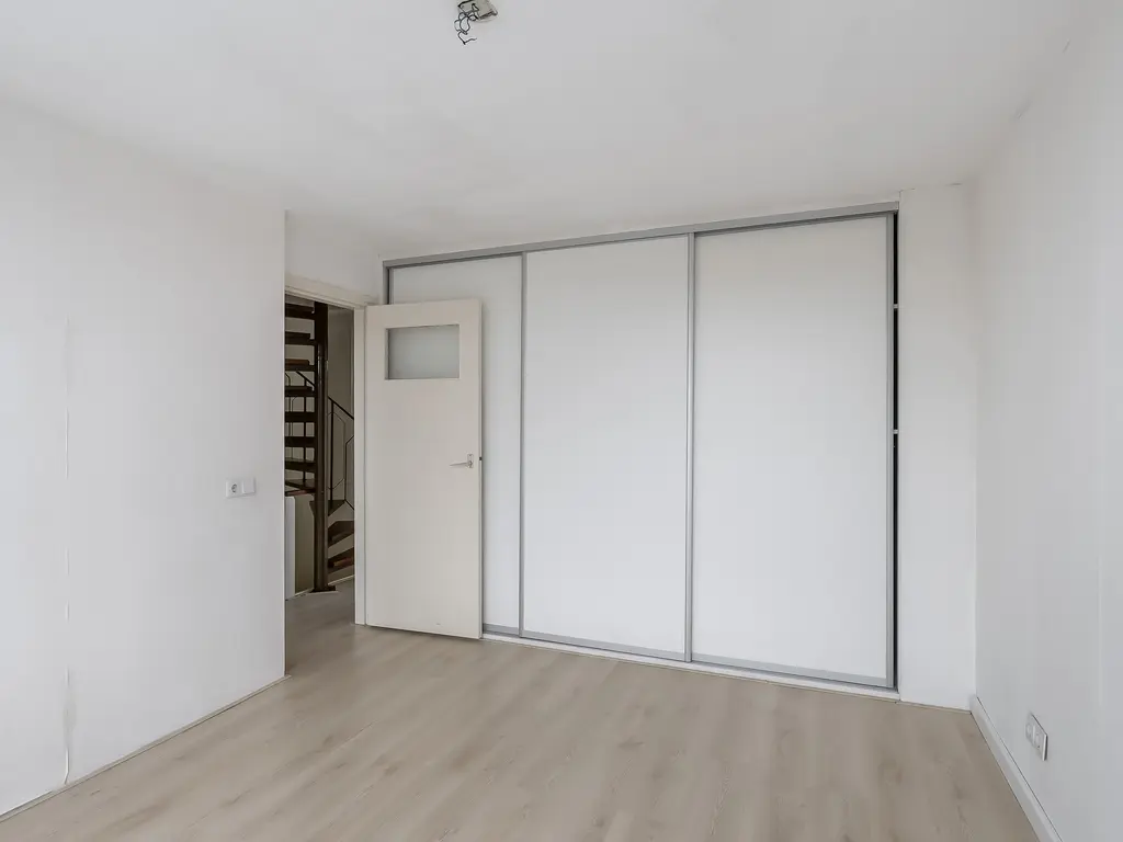 A.J. van Reststraat 14, POELDIJK