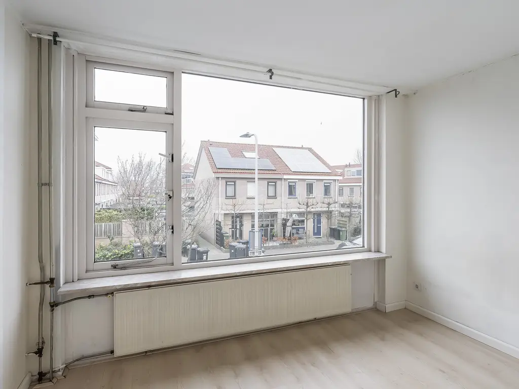 A.J. van Reststraat 14, POELDIJK