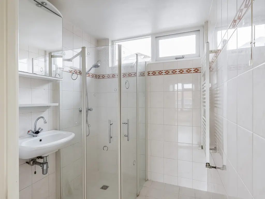 A.J. van Reststraat 14, POELDIJK